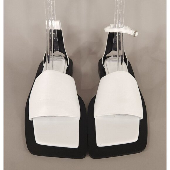 Flat Apartment Chain Strap Sandals Size 38 8 Women's White Leather $470 - Picture 5 of 12